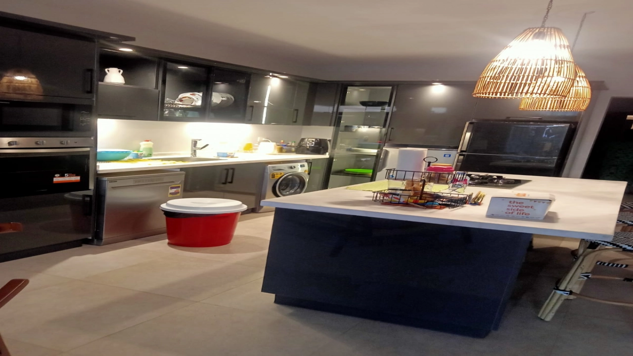 شاليه للايجار في صوان ليك راس الحكمه ارضي بجاردن 3 غرف