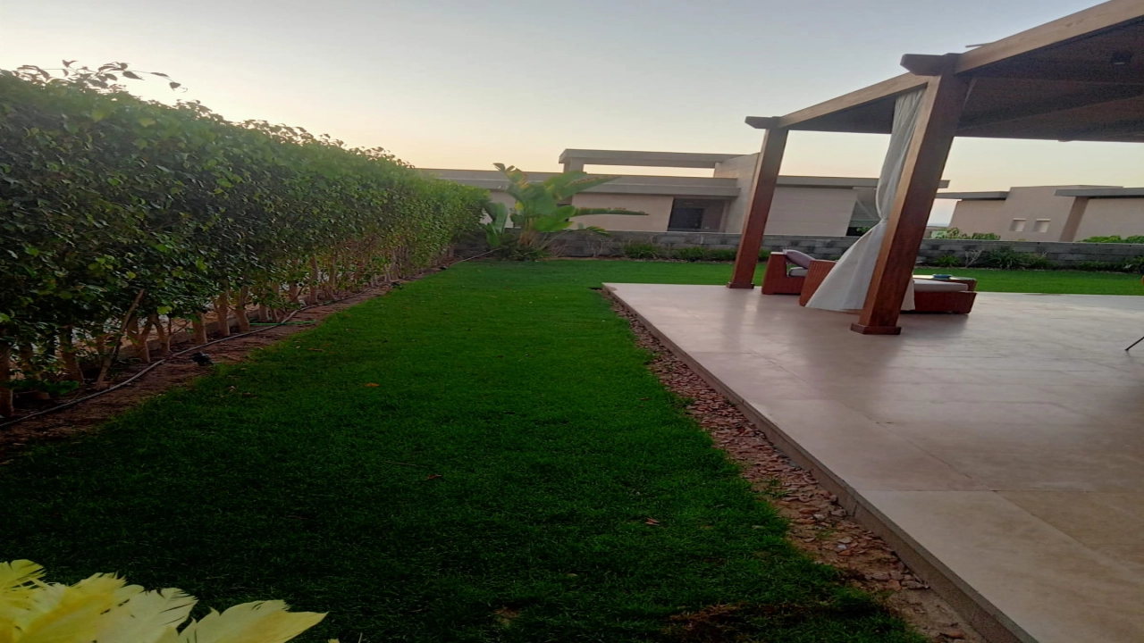 شاليه للايجار في صوان ليك راس الحكمه ارضي بجاردن 3 غرف