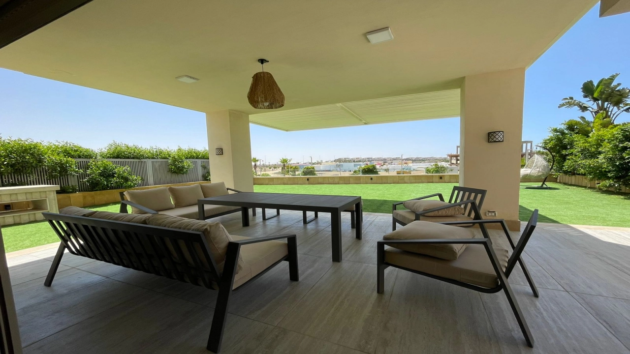 شاليه للايجار في هاسيندا باي ارضي بجاردن 3 غرف