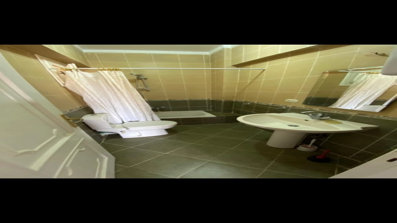 شاليه للايجار في قريه جرين بيتش الساحل الشمالي غرفتين