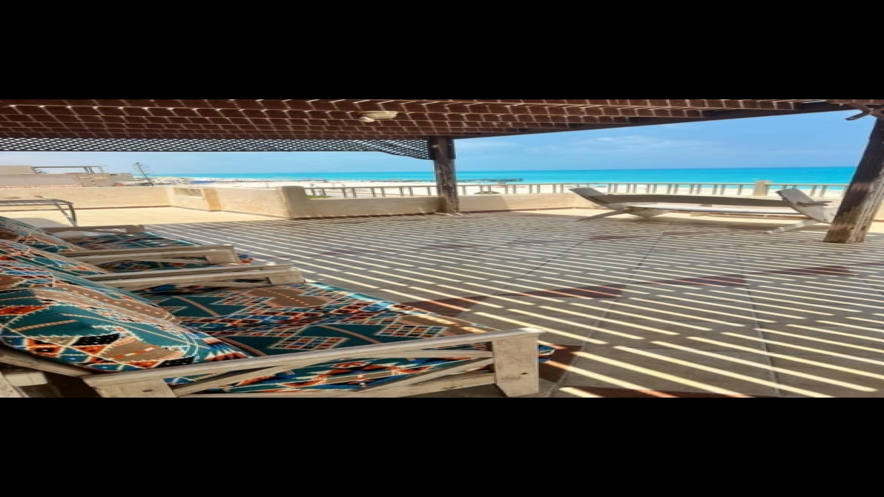 شاليه للايجار في قريه جرين بيتش الساحل الشمالي غرفتين