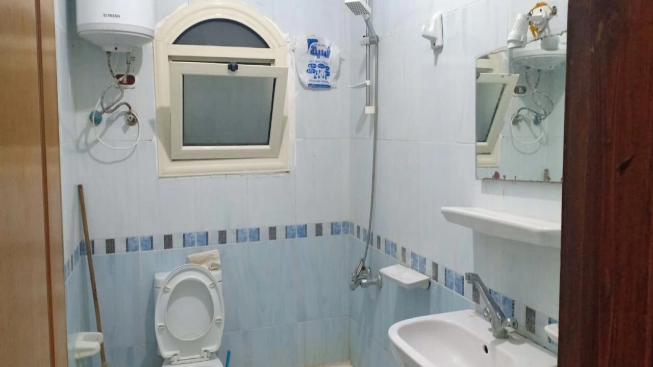 شاليه للايجار في قريه اللوتس الساحل الشمالي الدور الارضي غرفتين