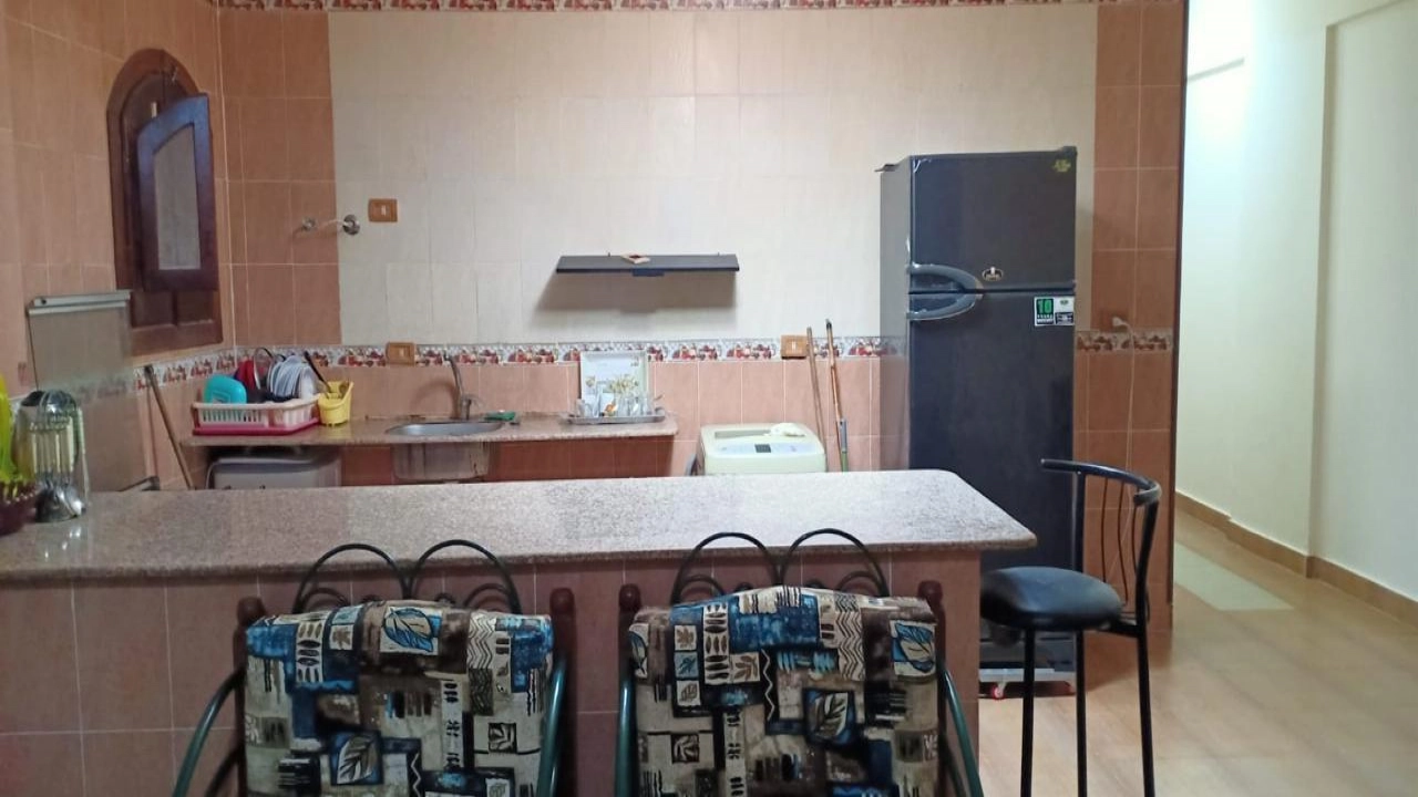 شاليه للايجار في قريه اللوتس الساحل الشمالي الدور الارضي غرفتين