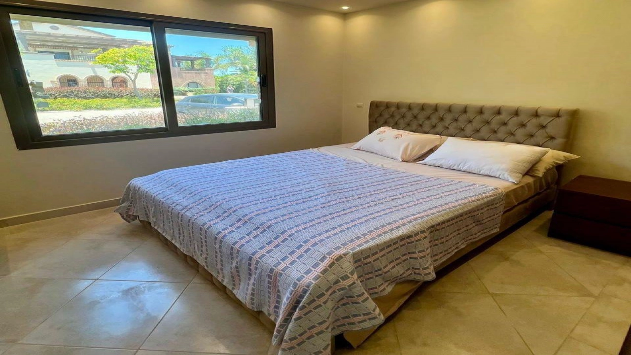 شاليه للايجار ارضي بجاردن في مراسي فيرونا 4 غرف