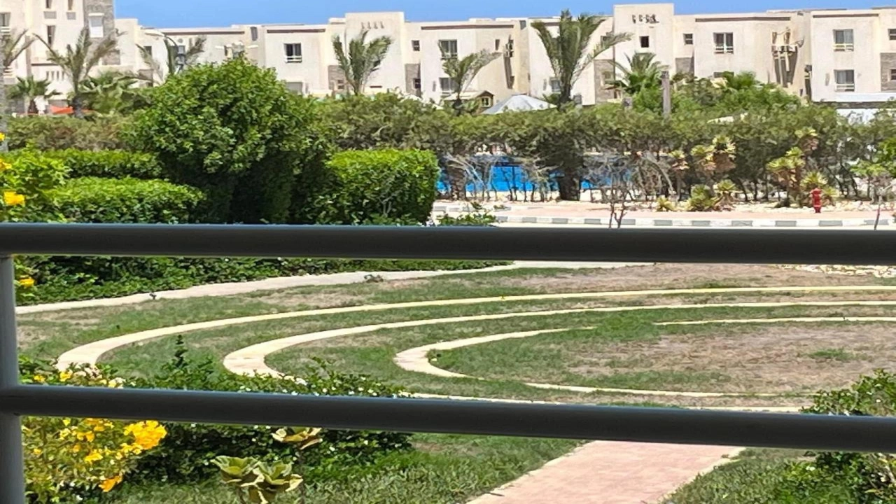 شاليه للإيجار في قرية امواج الساحل الشمالي 2 غرفة نوم