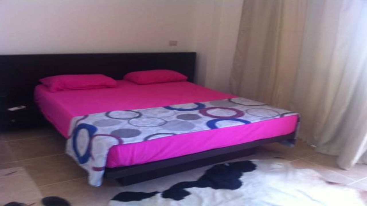 شاليه للايجار ارضي بجاردن في قريه تلال العلمين الساحل الشمالي 3 غرف