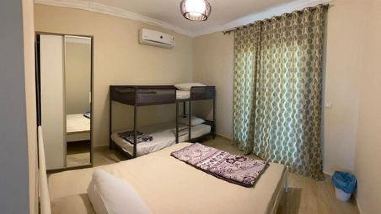 فيلا للإيجار في قرية مارسيليا بيتش 4