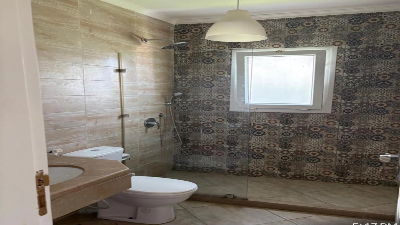 شاليه للايجار ارضي بجاردن 3 غرف بماونتن فيو الساحل الشمالي