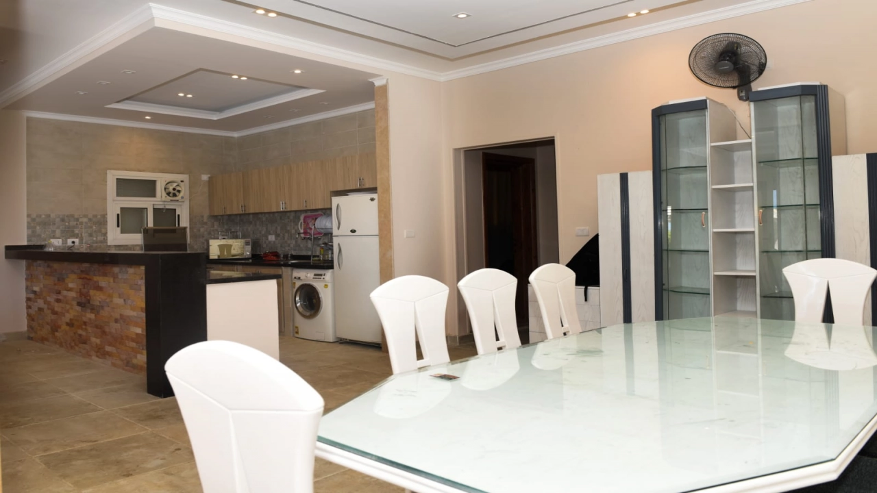 فيلا للايجارفى مارينا 2(الساحل الشمالى)