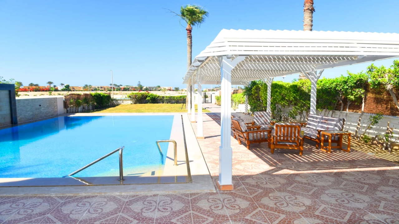 فيلا للايجارفى مارينا 2(الساحل الشمالى)