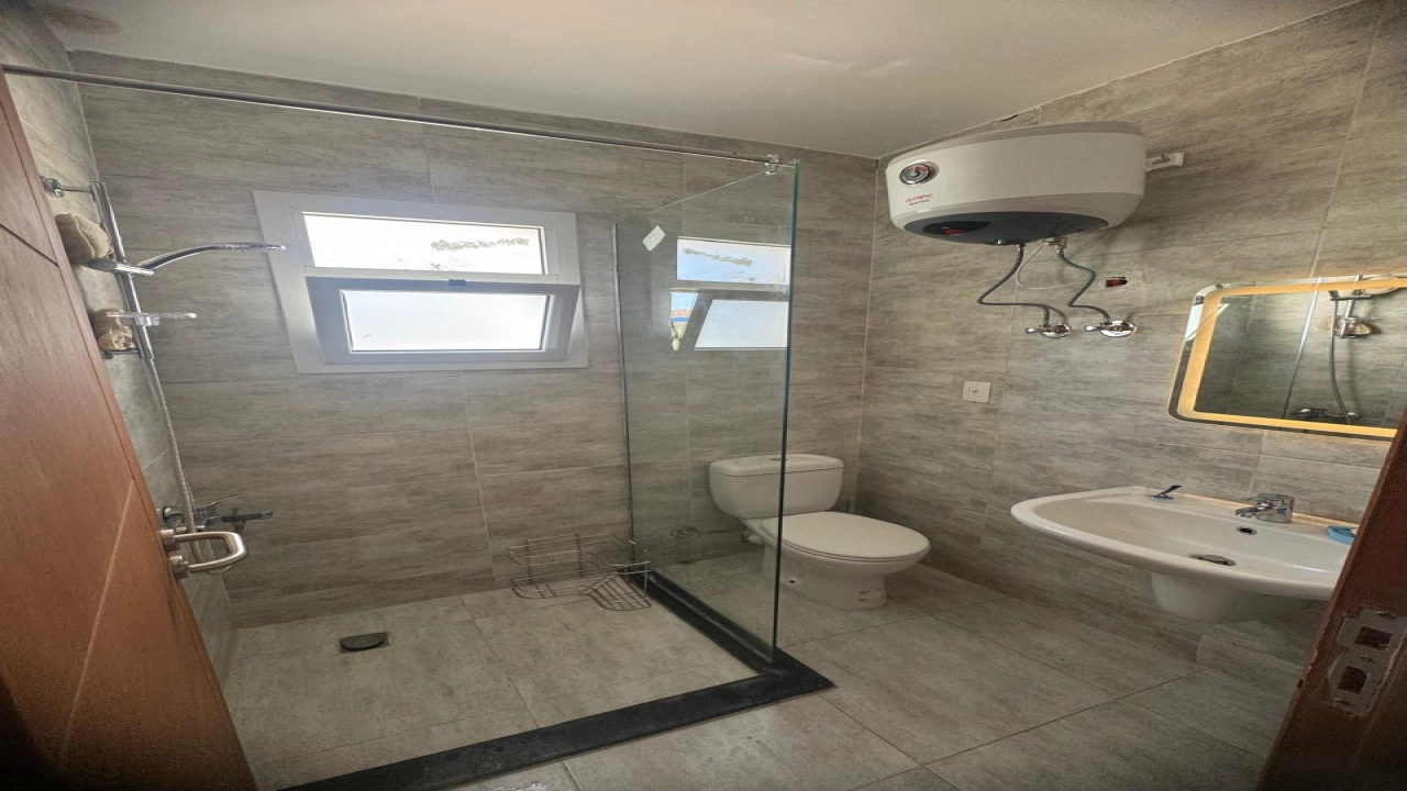 شاليه للايجار ارضي بجاردن في ماونتن فيو غرفتين