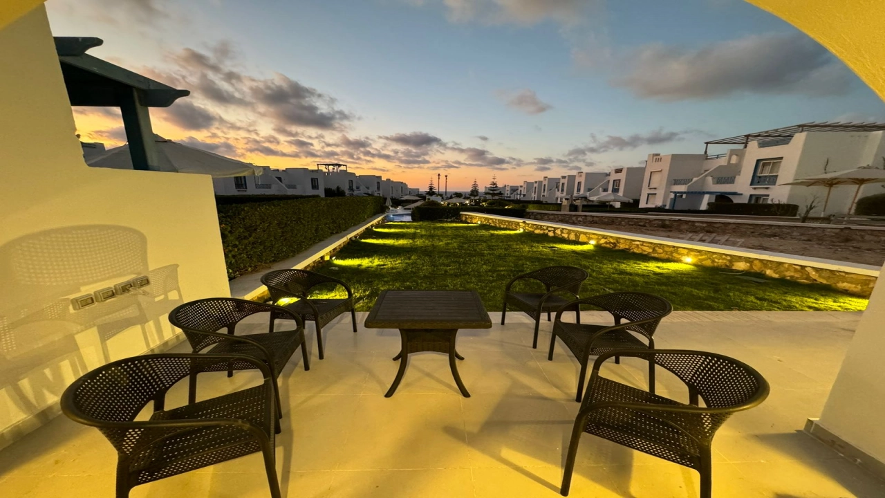 شاليه مميز ارضي بجنينه بماونتن فيو الساحل الشمالي 3 غرف