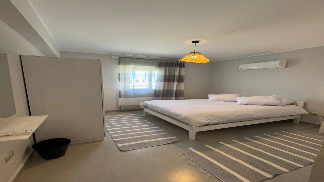 شاليه مميز ارضي بجنينه بماونتن فيو الساحل الشمالي 3 غرف