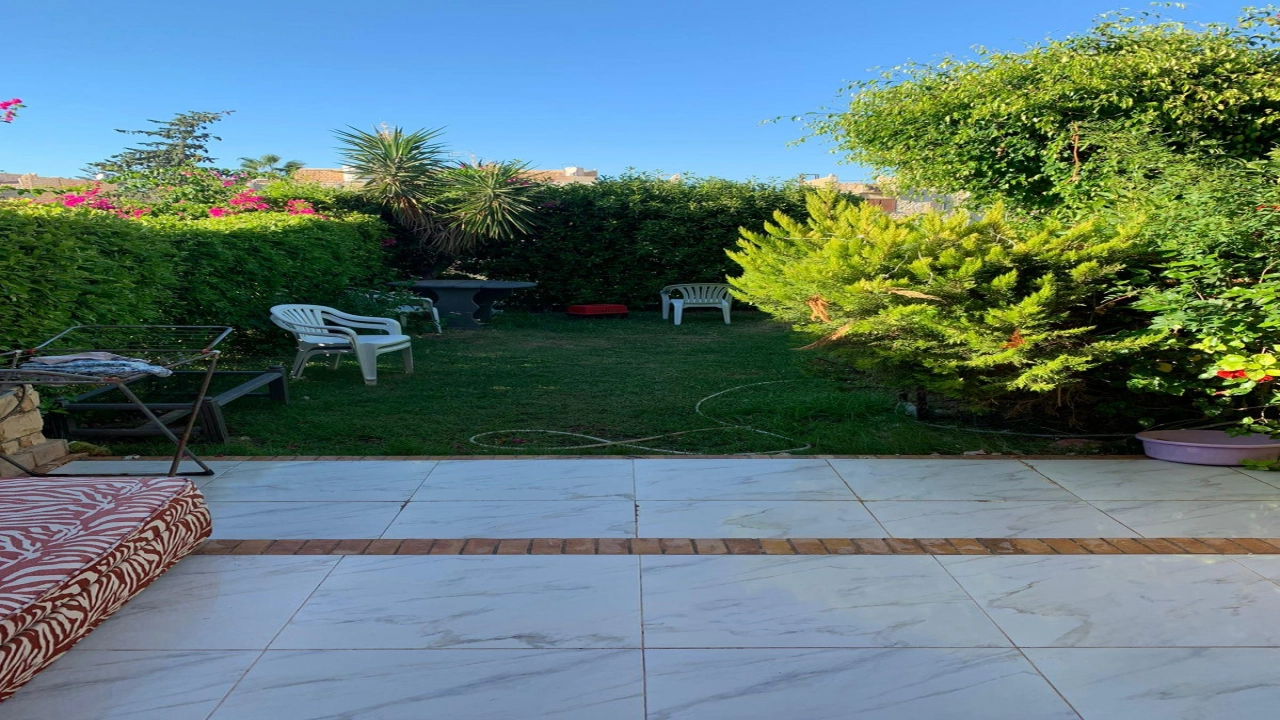 شاليه ارضي بجنينه في مارينا الساحل الشمالي