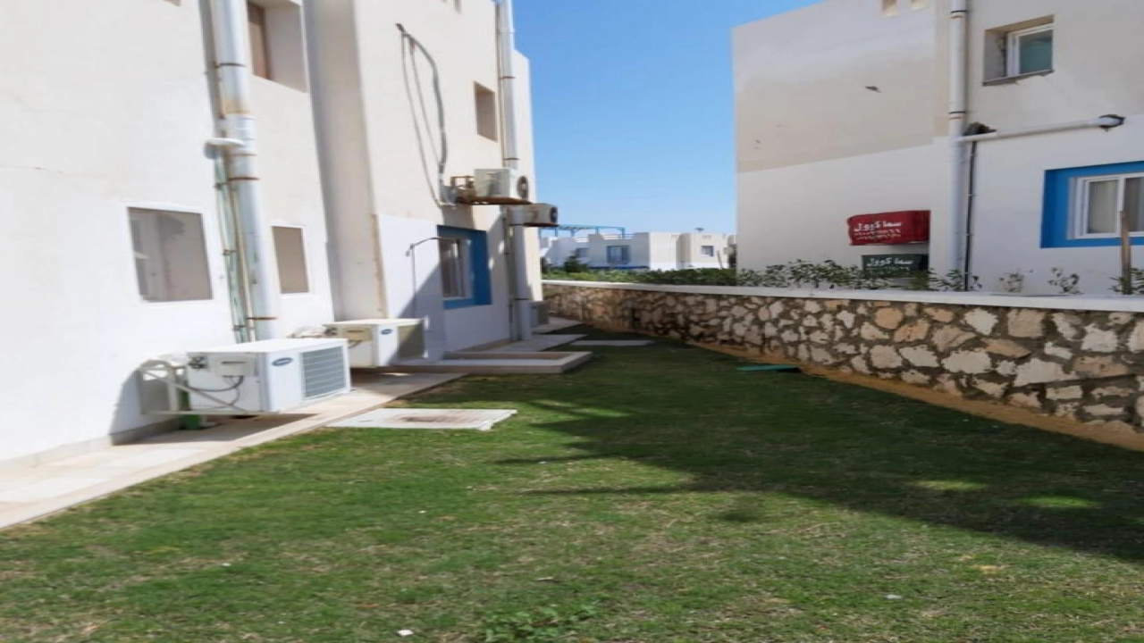 شايه للايجار في ماونتن فيو دور ارضي 3غرف