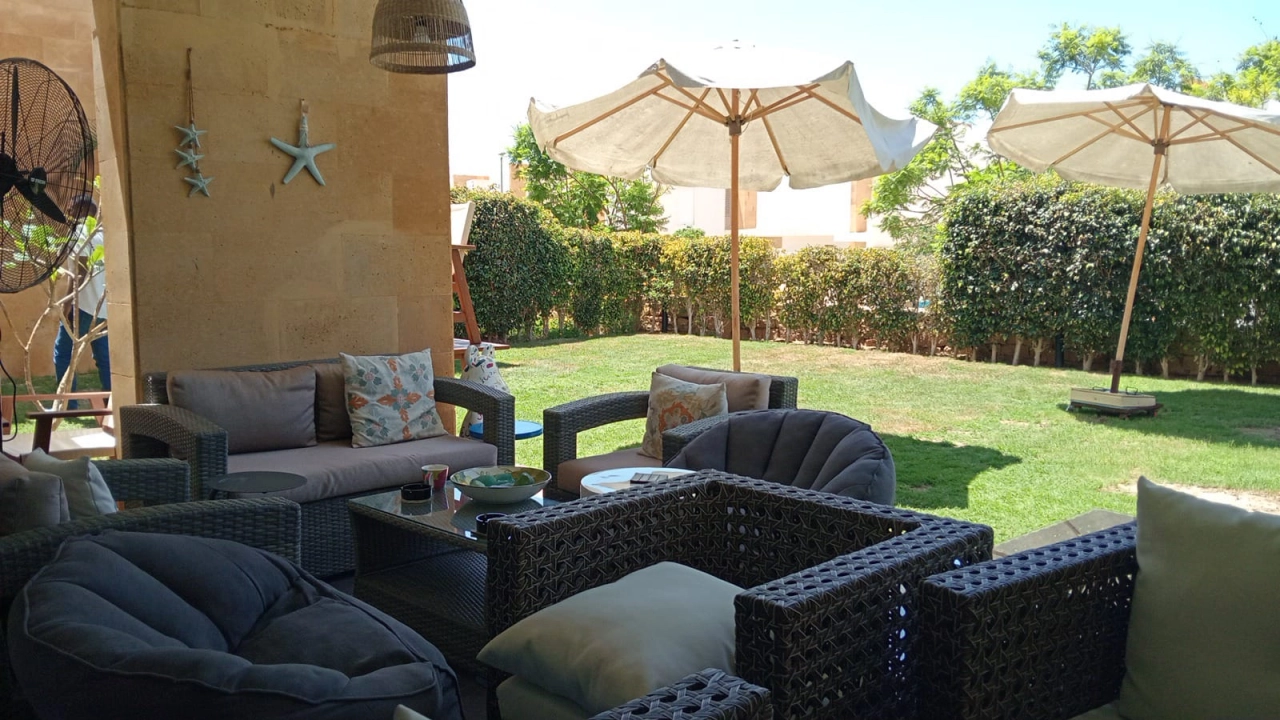 شاليه للايجار بالدور الارضي في سيشيل 4غرف