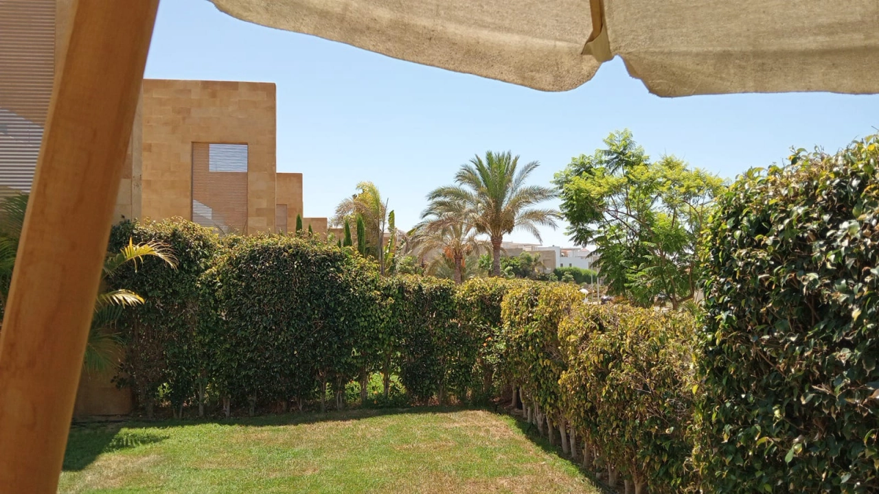 شاليه للايجار بالدور الارضي في سيشيل 4غرف