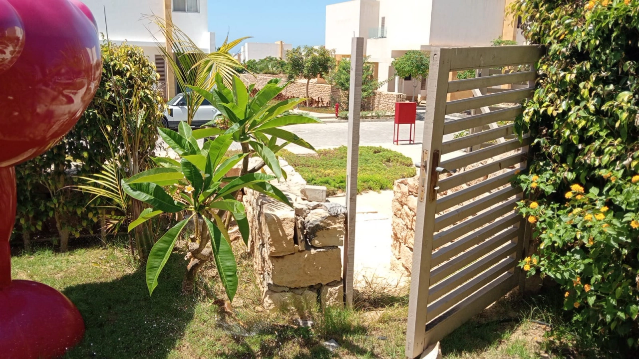 شاليه للايجار بالدور الارضي في سيشيل 4غرف