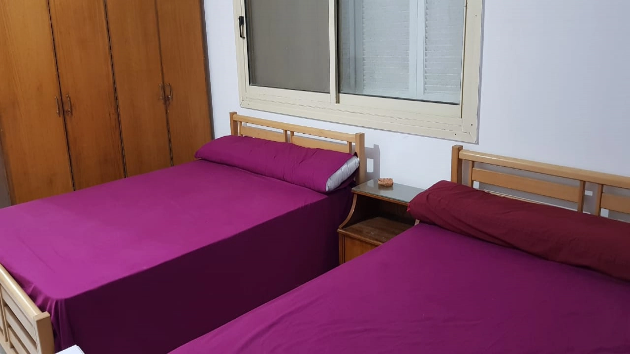 استديو للايجار بالدور الارضي في قريه الزمرده