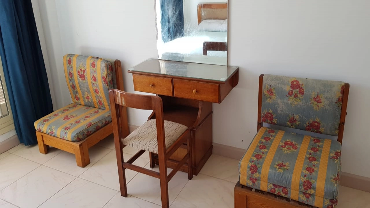 استديو للايجار بالدور الارضي في قريه الزمرده