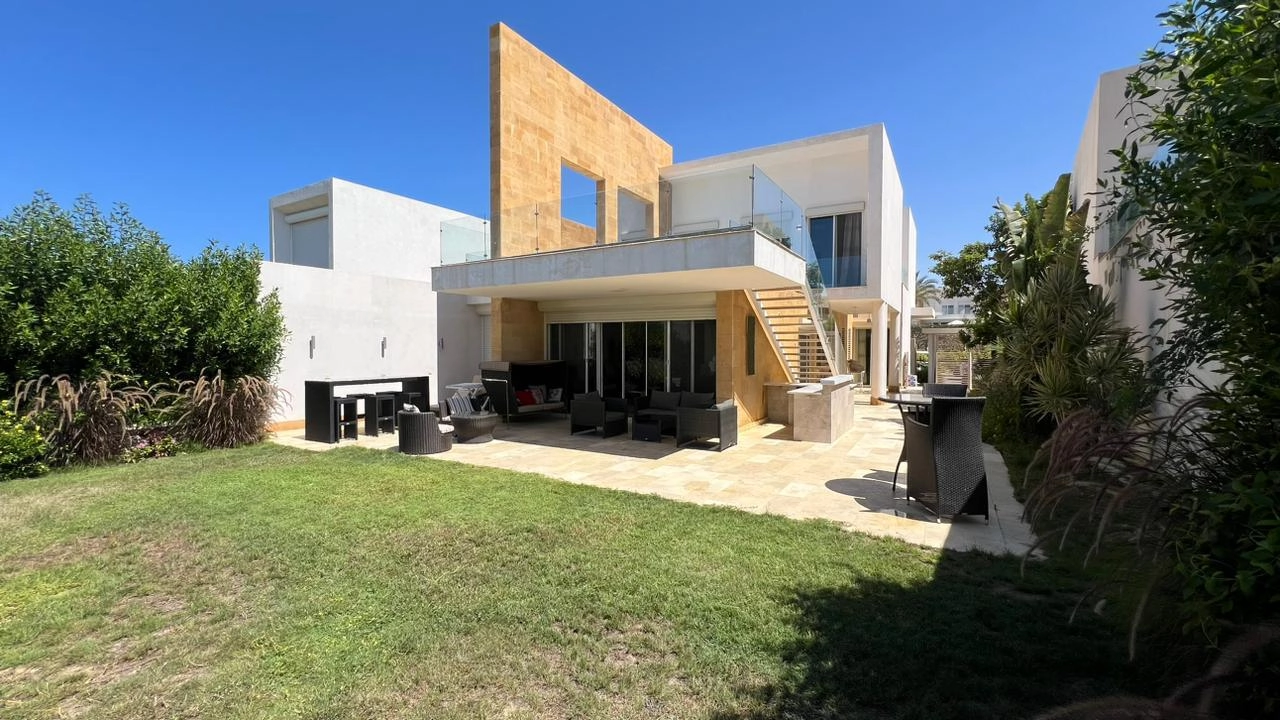 فيلا للايجار في سيشل 5غرف