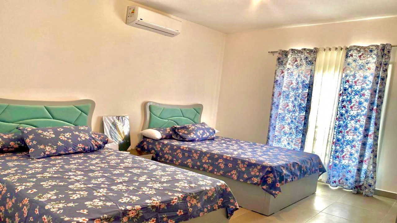 شاليه للإيجار في قريه امواج سيدي عبد الرحمن 2 غرفة