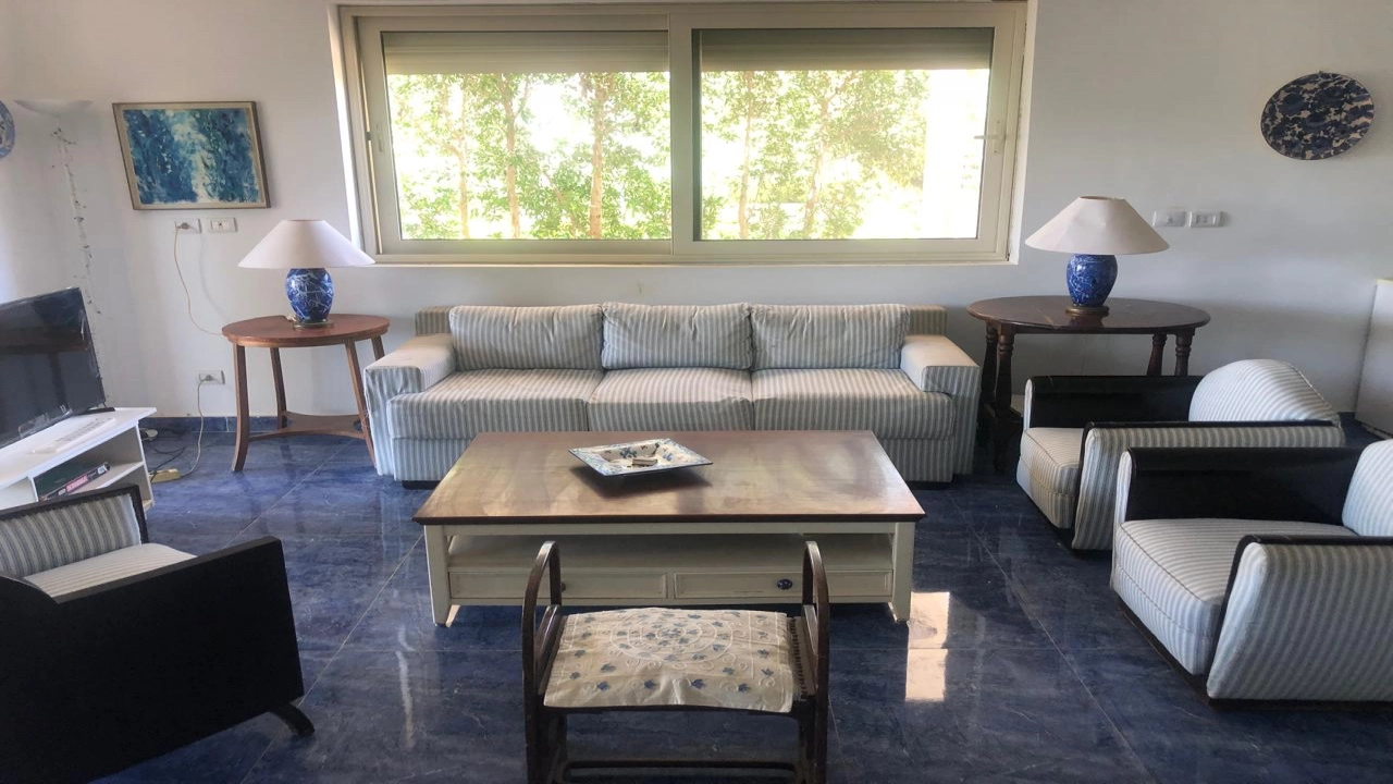 سنيور شالية للايجار في هاسينددا باي ارضي 3غرف