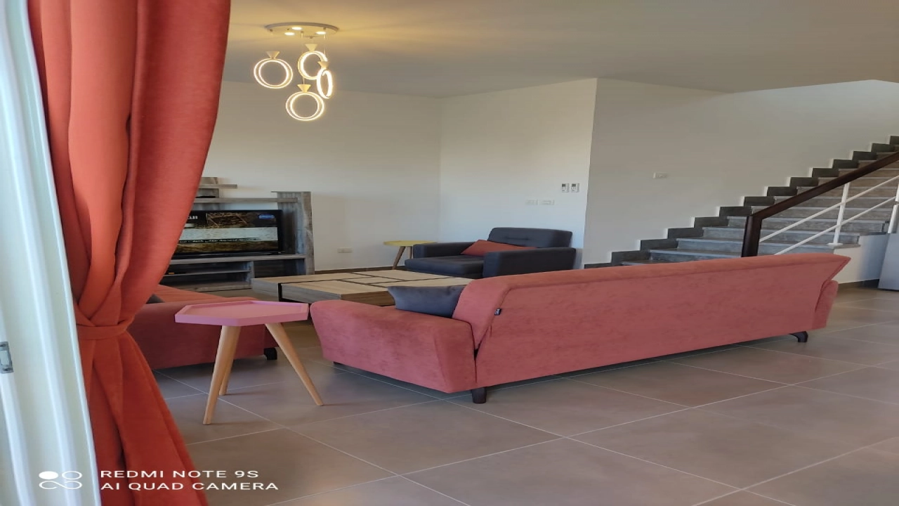 دوبلكس للايجار في قرية امواج ارضي 3 غرف