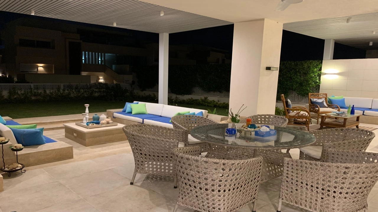 شاليه للايجار ارضي بجاردن 3 غرف في هاسيندا باي