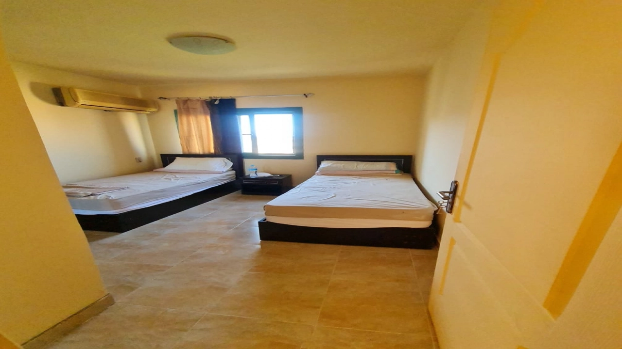 شاليه علوي بروف للبيع في قريه مينا 4 مكون من 3غرف