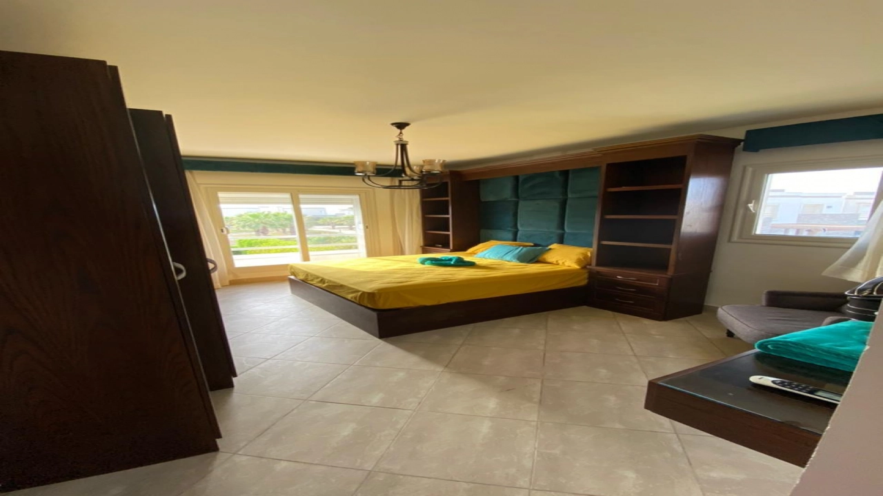 توين هاوس للايجار في امواج 5غرف