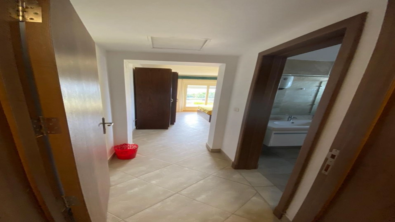 توين هاوس للايجار في امواج 5غرف