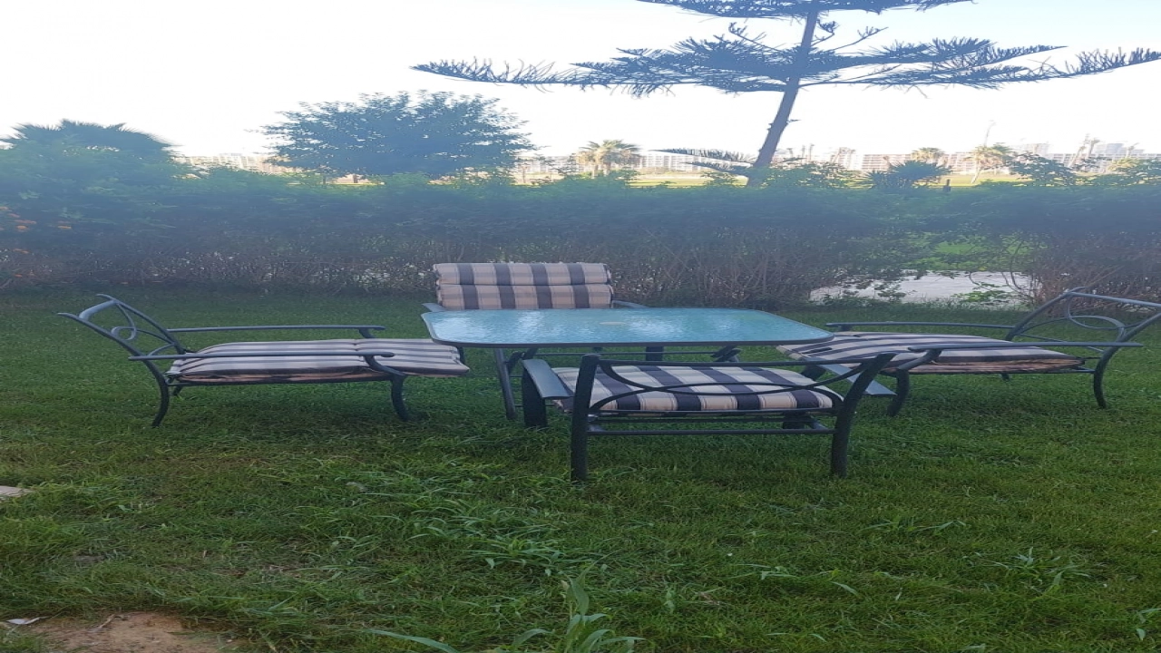 شاليه للإيجار في قرية بورتو جولف مارينا الساحل الشمالي