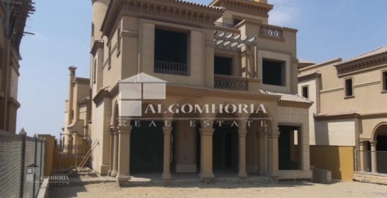 Villa 783.00 for sale M2 in Cairo, Tagamoa El Khames