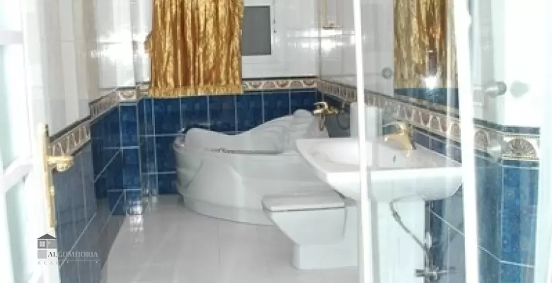 Unfurnished Apartment for rent 320.00 M2 in Cairo, Maadi