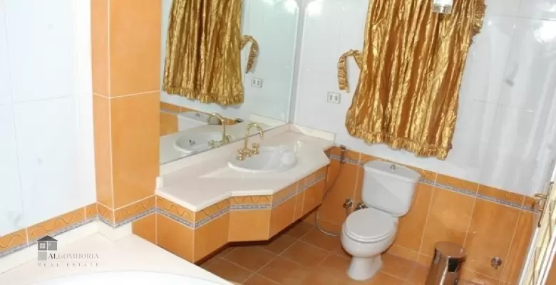 Unfurnished Apartment for rent 320.00 M2 in Cairo, Maadi