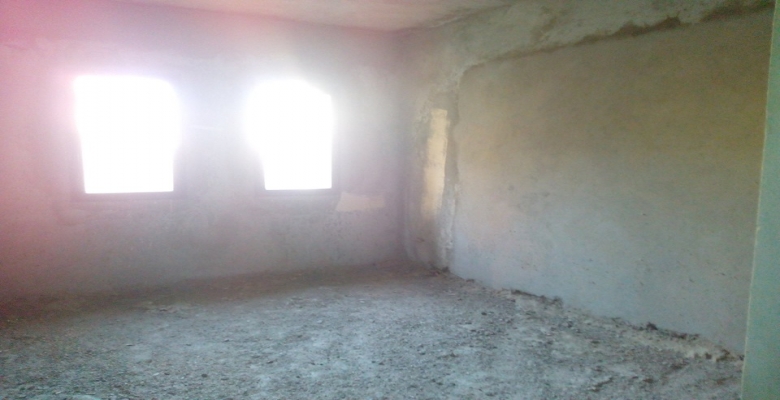 للبيع ١١٧ متر موقع مميز في كمبوند حي الاشجار أمام دريم لاند . نصف تشطيب