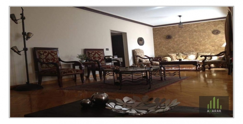 للبيع في كمبوند حي الأشجار شقة 209 متر دور ثاني 3 غرف نوم + 3 حمام + ريسبشن 4 قطع + مطبخ كبير + غرفة خزين تشطيب سوبر لوكس إستلام فوري من المالك . كمبوند حي الأشجار أمام دريم بارك ودريم لاند وقريب جدا من جامعة زويل ومدينة الإنتاج الإعلامي ومول مصر وقريب من