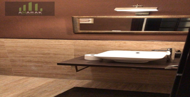 دوبلكس حي الاشجار ٢٧٠م حديقة ١٠٠م  افضل تشطيب سوبر سوبر لوكس.  كماليات: ٣ حمام (ضيوف، ماستر، علوي مشترك). ٣ غرف (معيشة، ماستر، عادي) غرفتين النوم مطلين على الحديقة. ٢ بلكونة في الماستر (١ نشر، ١ عالحديقة) يوجد Dressing Room بالماستر. ٢ جاكوزي بالحمامات ال