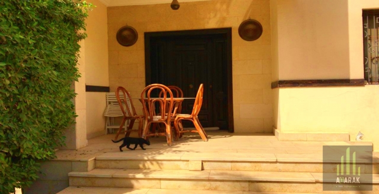 دوبلكس حي الاشجار ٢٧٠م حديقة ١٠٠م  افضل تشطيب سوبر سوبر لوكس.  كماليات: ٣ حمام (ضيوف، ماستر، علوي مشترك). ٣ غرف (معيشة، ماستر، عادي) غرفتين النوم مطلين على الحديقة. ٢ بلكونة في الماستر (١ نشر، ١ عالحديقة) يوجد Dressing Room بالماستر. ٢ جاكوزي بالحمامات ال