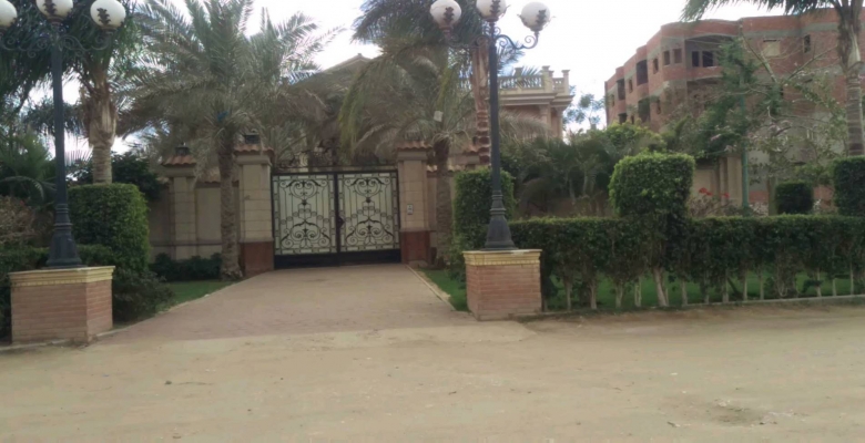 فيلا دورين440متر مباني 195متر صافي والباقي جنينة