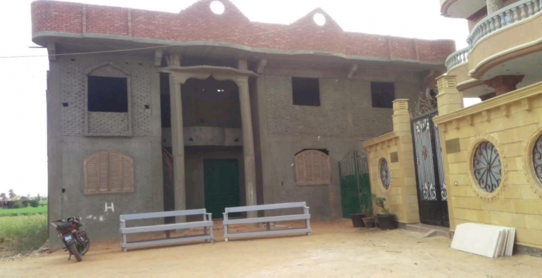 فيلا دورين440متر مباني 195متر صافي والباقي جنينة