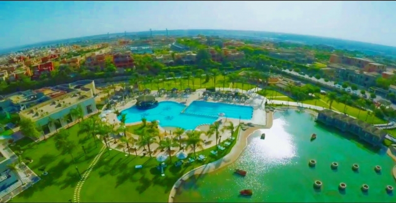 "شقة ممتازه للبيع الجااد في كمبوند بالم باركس palm parks في6 اكتوبر