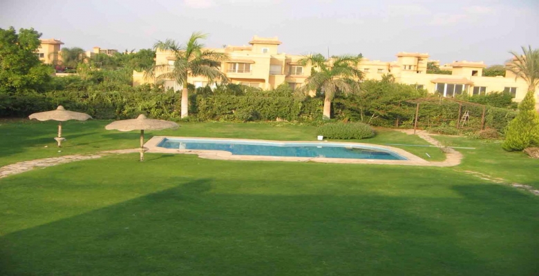 فيلا للبيع الطريق الصحراوى - وادى النخيل