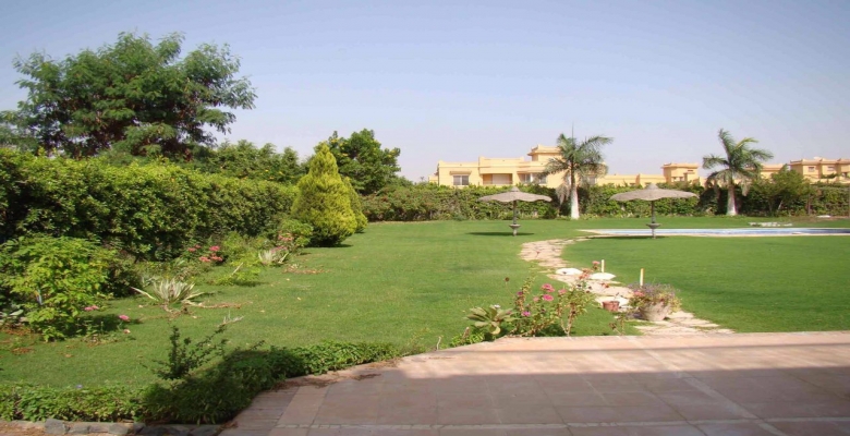 فيلا للبيع الطريق الصحراوى - وادى النخيل