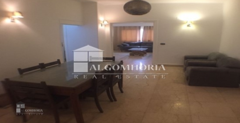 شقة للبيع فى مكان مميز فى الزمالك /algomhoria