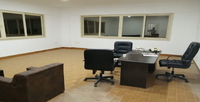 مصنع للبيع  في أفضل مناطق المنطقة الصناعية  العاشر من رمضان 9400م مرخص جاهز لشهادة الايزو