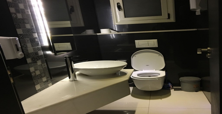 مكتب للايجار بالمهندسين / An administrative office in Al-Mohandessin for rent