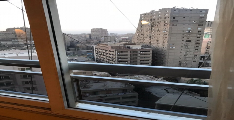 شقه للبيع في شارع مكة بالدقي/ algomhoria