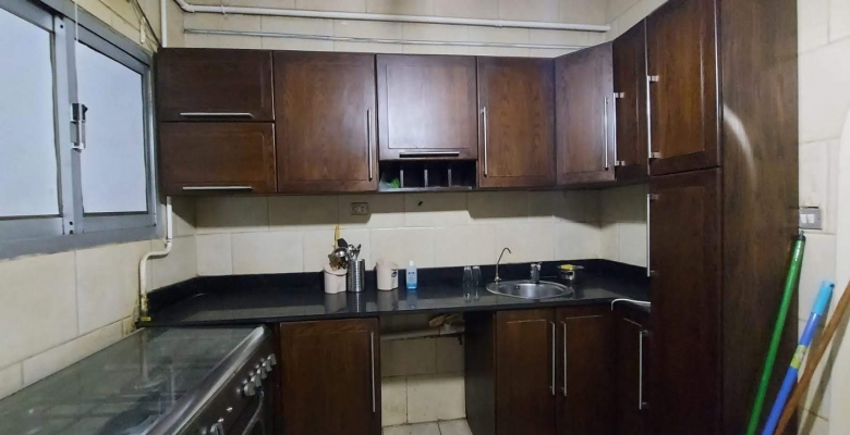 شقة للبيع بموقع مميز بالزمالك و للايجار 1300$ / An apartment is for sale in Zamalek in a prime location and for rent for 1300 USD